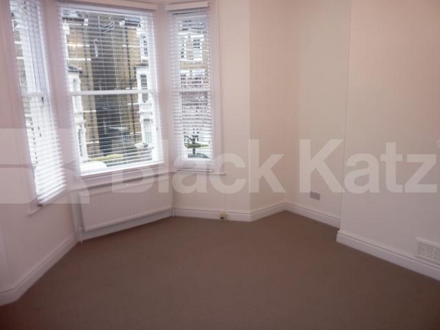 			2 Bedroom, 1 bath, 1 reception Flat			 Saltram Crescent, MAIDA VALE / QUEENS PARK